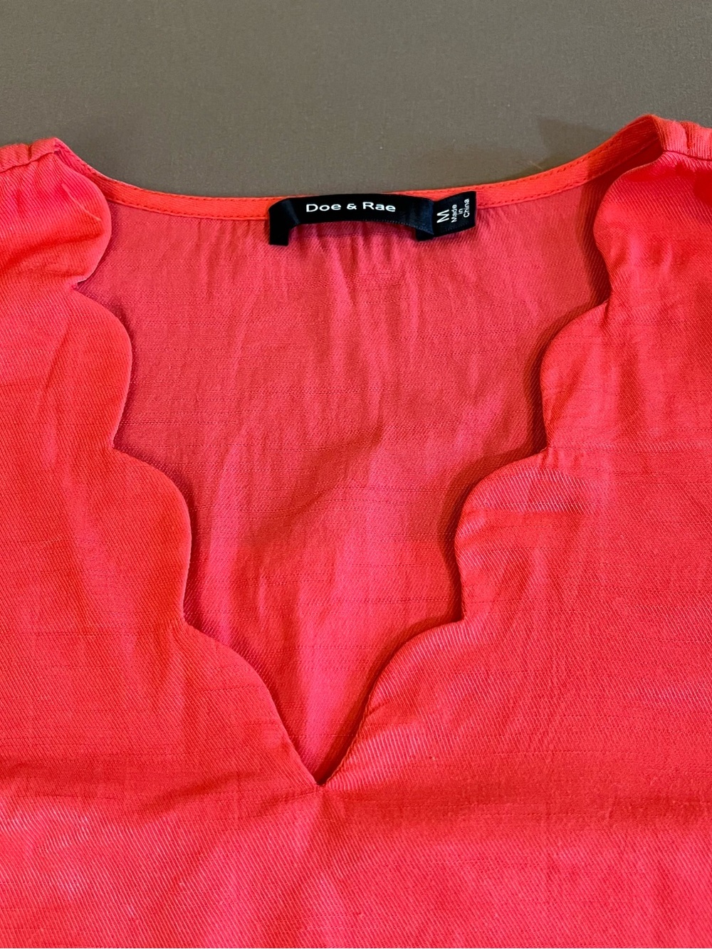 Doe & Rae Coral Scallop Neck Shell - Picture 3 of 6